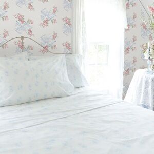 Loveshackfancy queen sheets blue/white